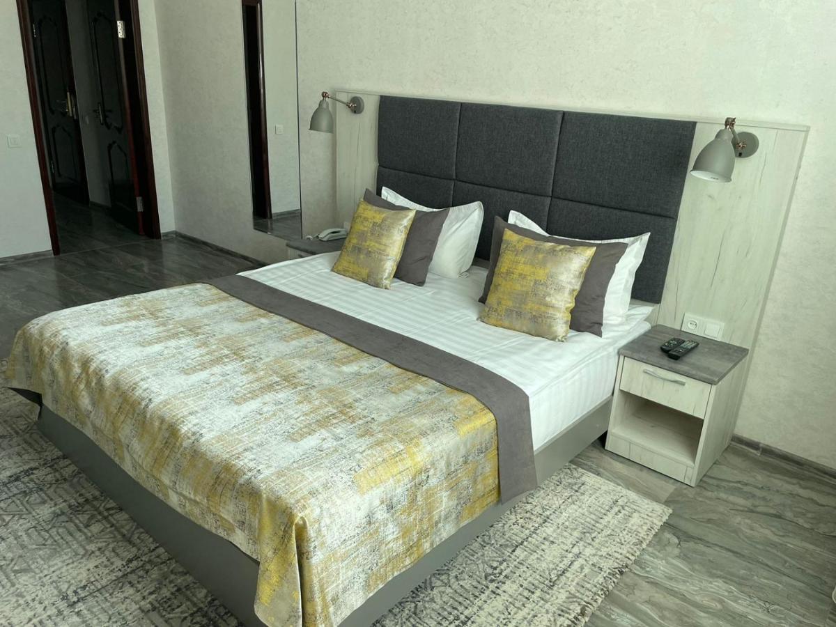 Altyn Adam Hotel Petropavlovsk Eksteriør billede
