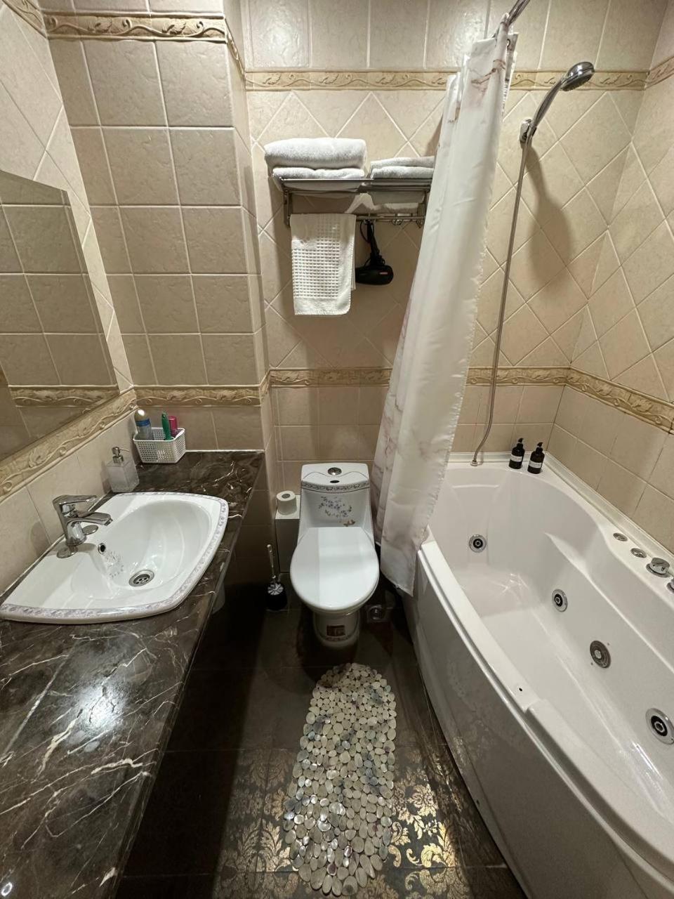 Altyn Adam Hotel Petropavlovsk Eksteriør billede