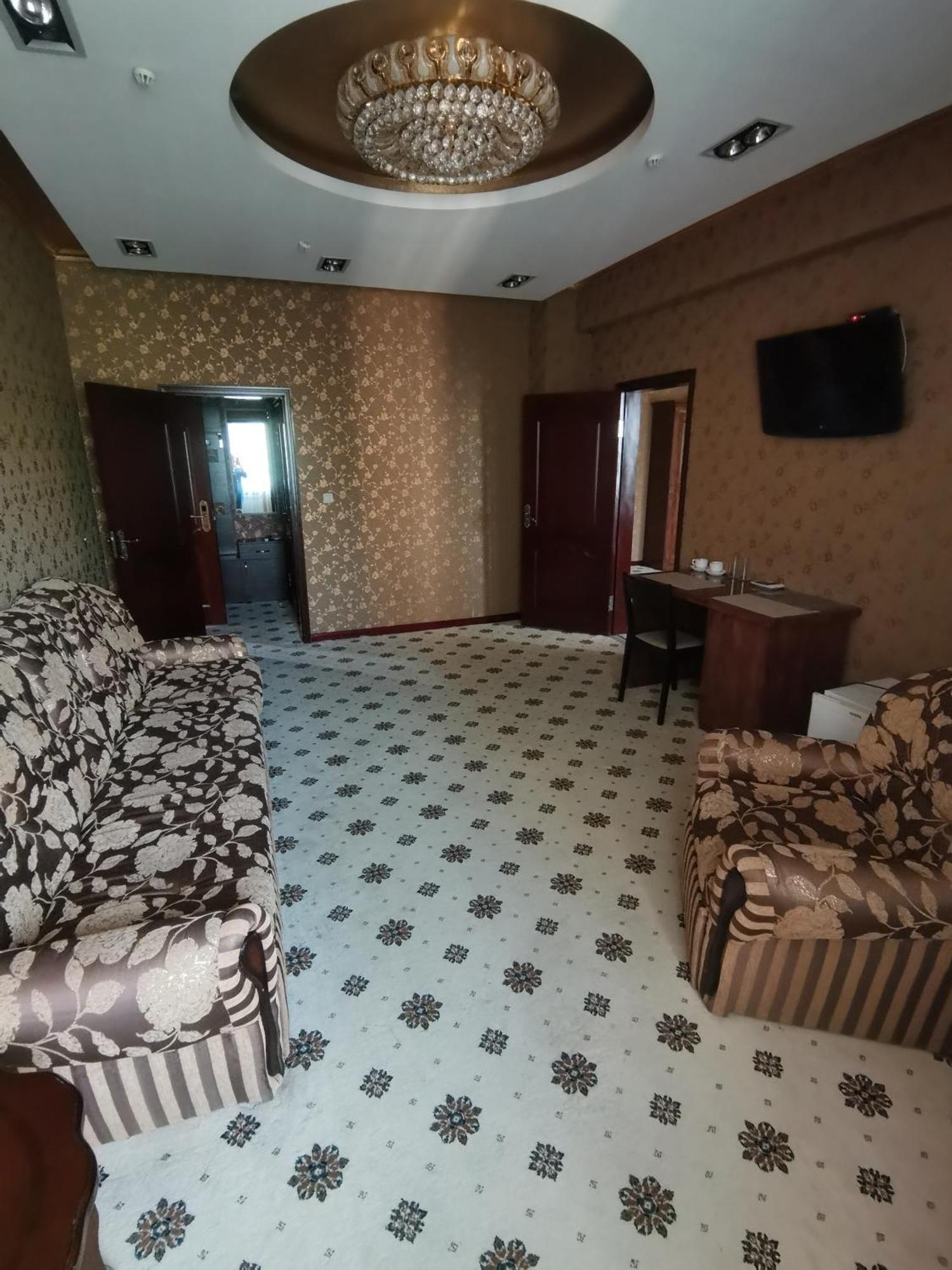 Altyn Adam Hotel Petropavlovsk Eksteriør billede